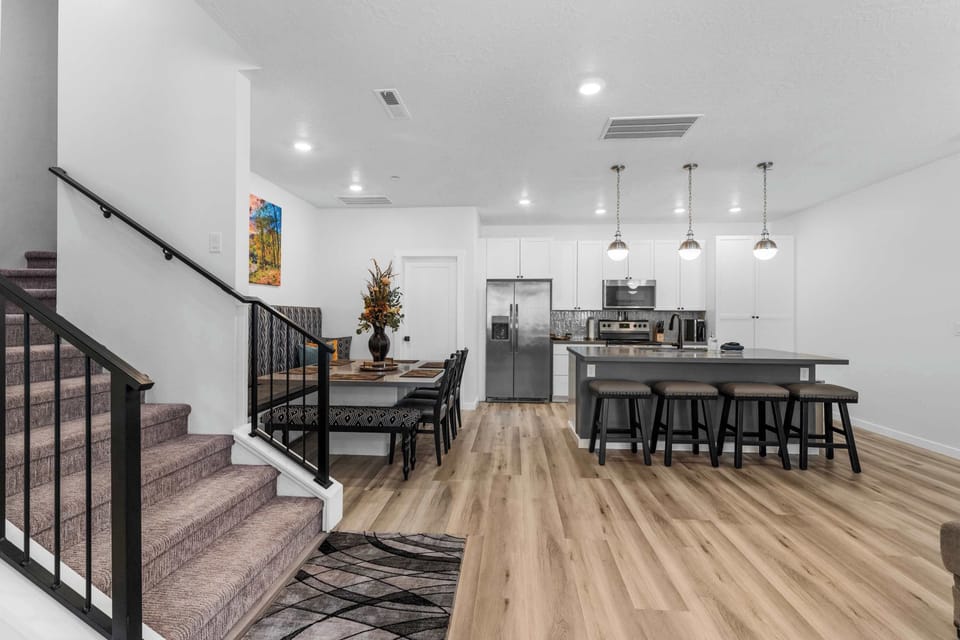 Make mealtime memories together at the dining table & kitchen counter