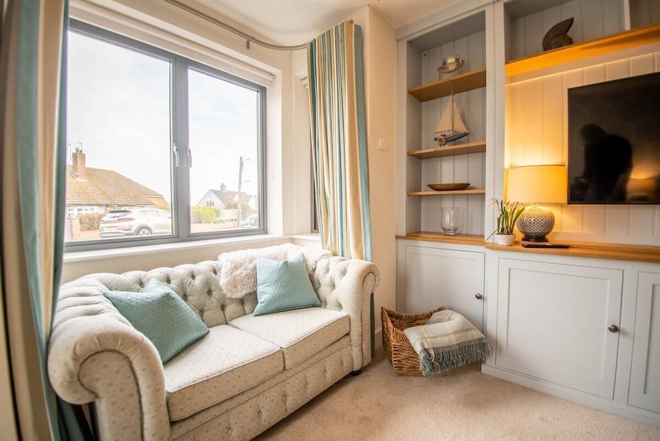 Living Room / Lounge
