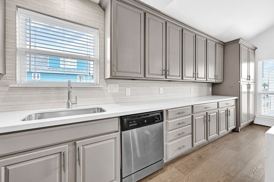 Full Size Kitchen