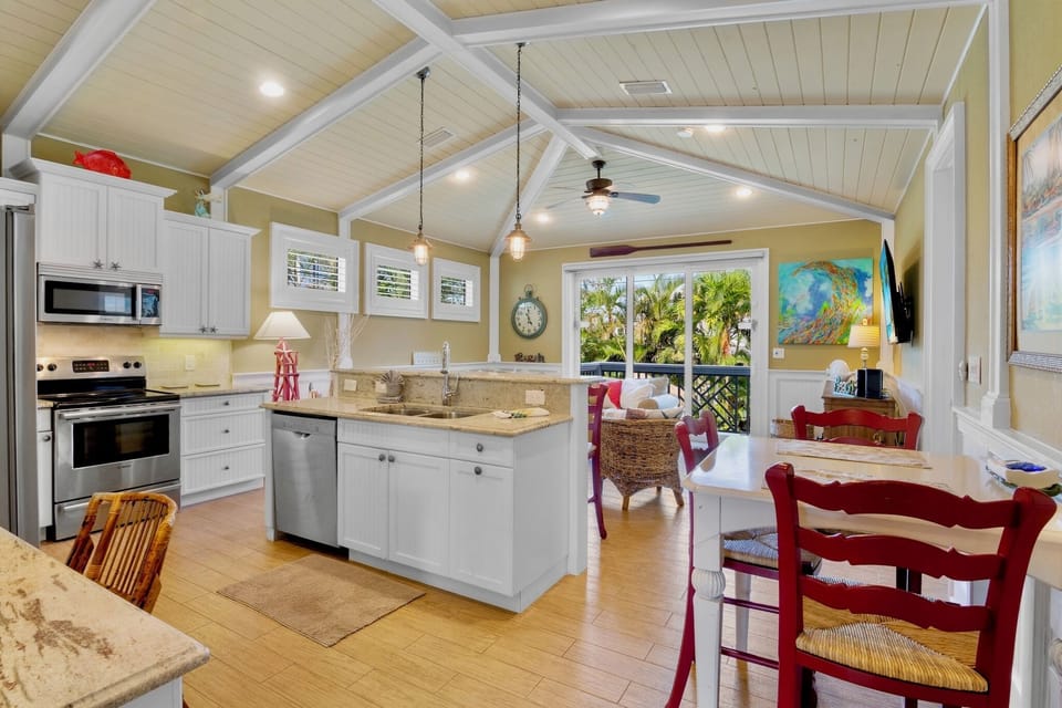Sea Glass by Anna Maria Island Accommodations