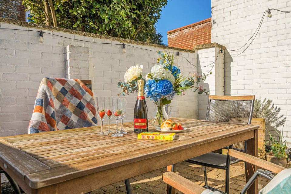 outside dining