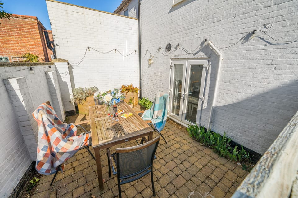 outside dining