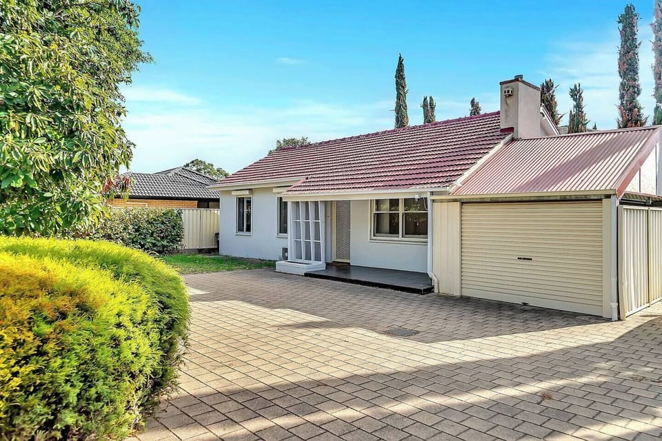 This single-level home is perfectly positioned just a short stroll from Westfield Marion and the SA Aquatic Centre.