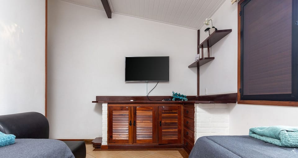 Photo of the whole room,Bedroom