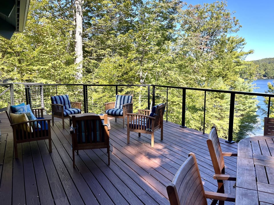 Deck seating & dining