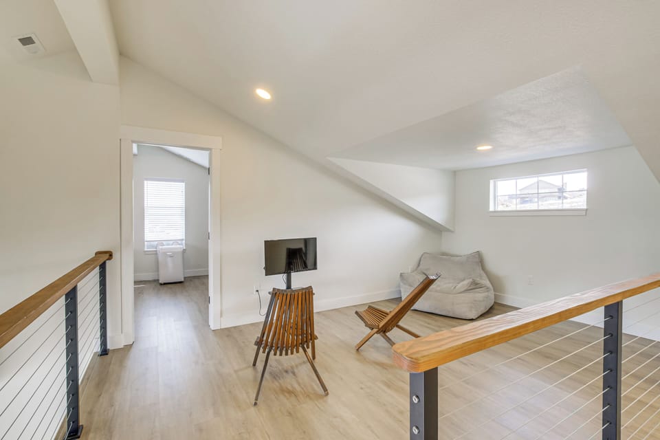 Upstairs Landing | 2nd Floor