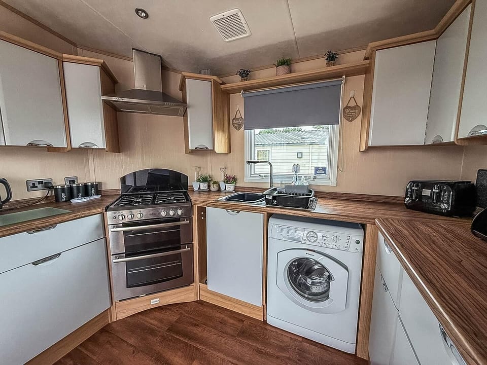 Stay at Sunnydale and visit Mablethorpe for traditional seaside fun