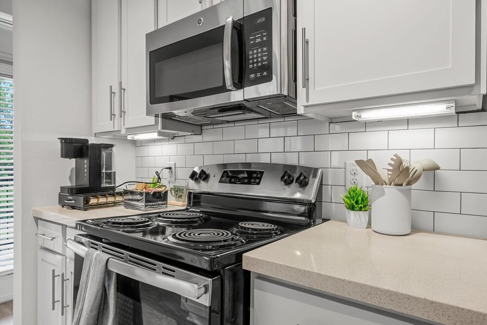 Fully equipped kitchen with a generous island