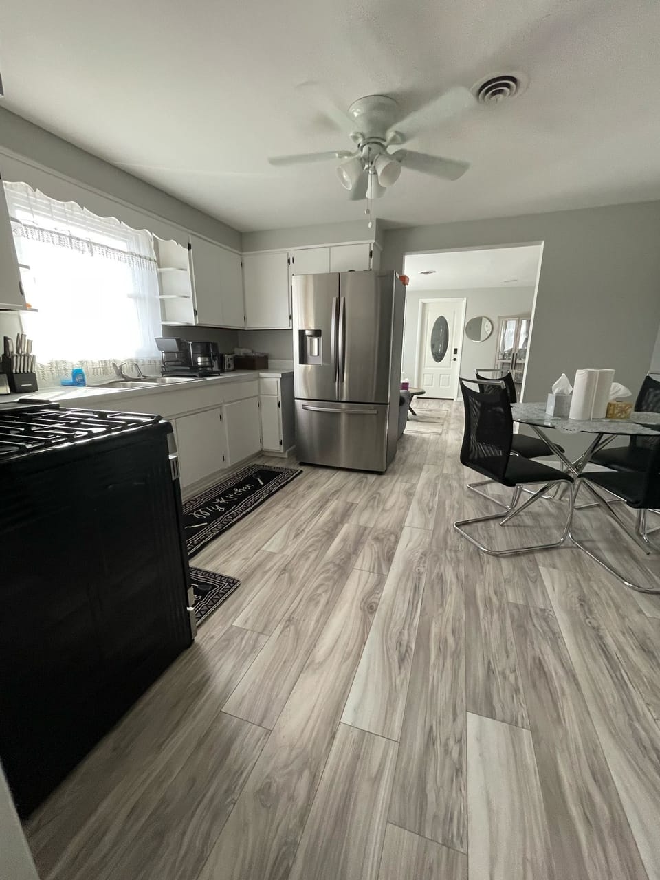 fully-equipped  kitchen 
