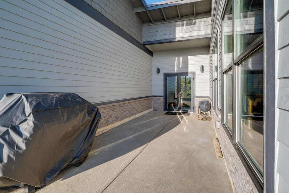 Exterior | Gas Grill