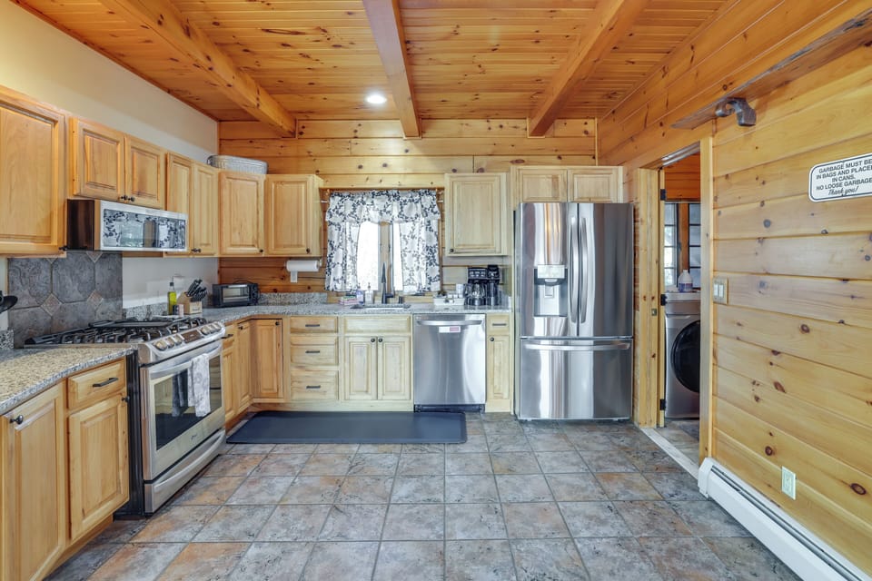 Kitchen | Main Level | Dishwasher | Drip & Keurig Coffee Makers