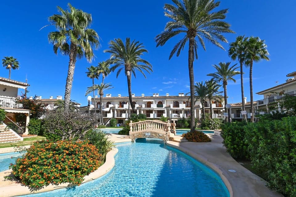 Communal swimming pool