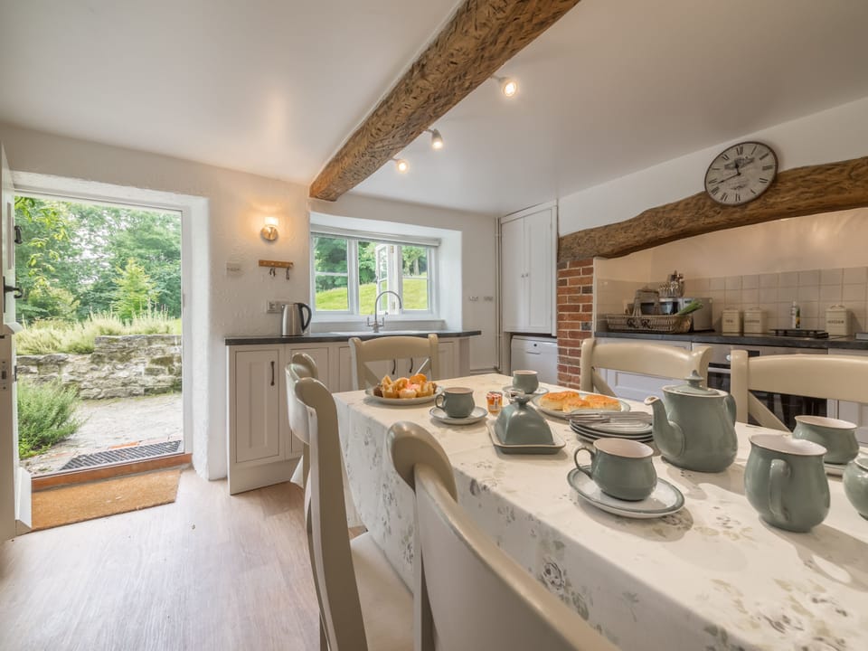 Enjoy breakfast together in the spacious kitchen