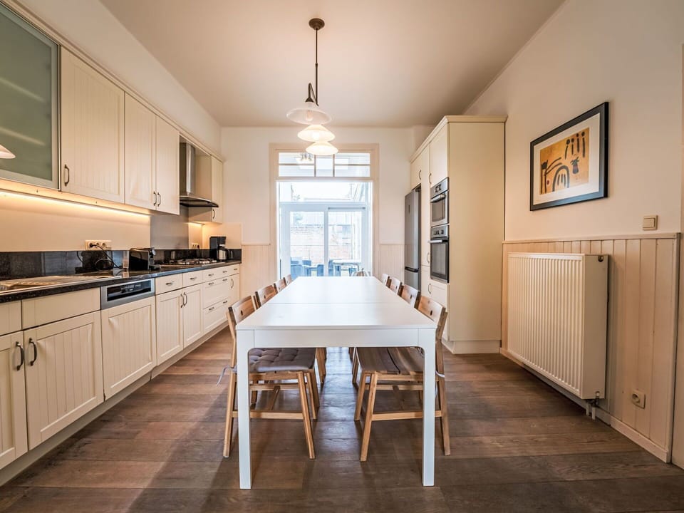 Flooring, Floor, Interior Design, Wood, Furniture, Ceiling, Wood Flooring, Countertop, Lighting, Kitchen