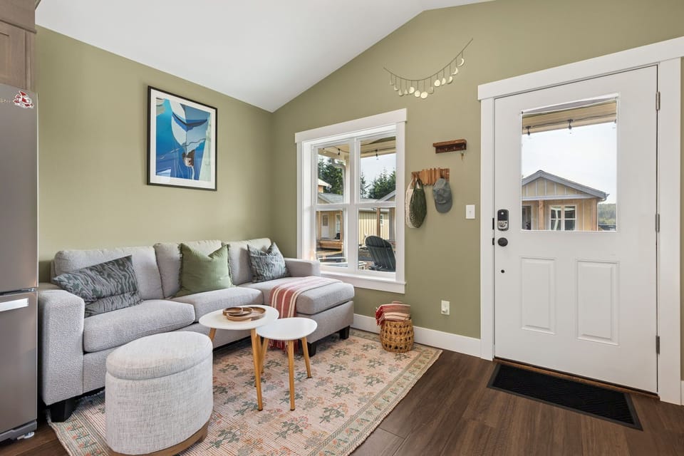 Open concept kitchen, living, and dining rooms