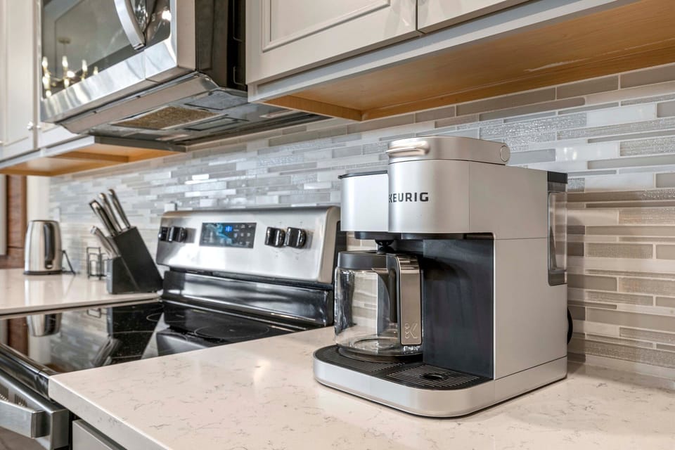 We have your morning routine covered with our Keurig, 12 cup & kettle.