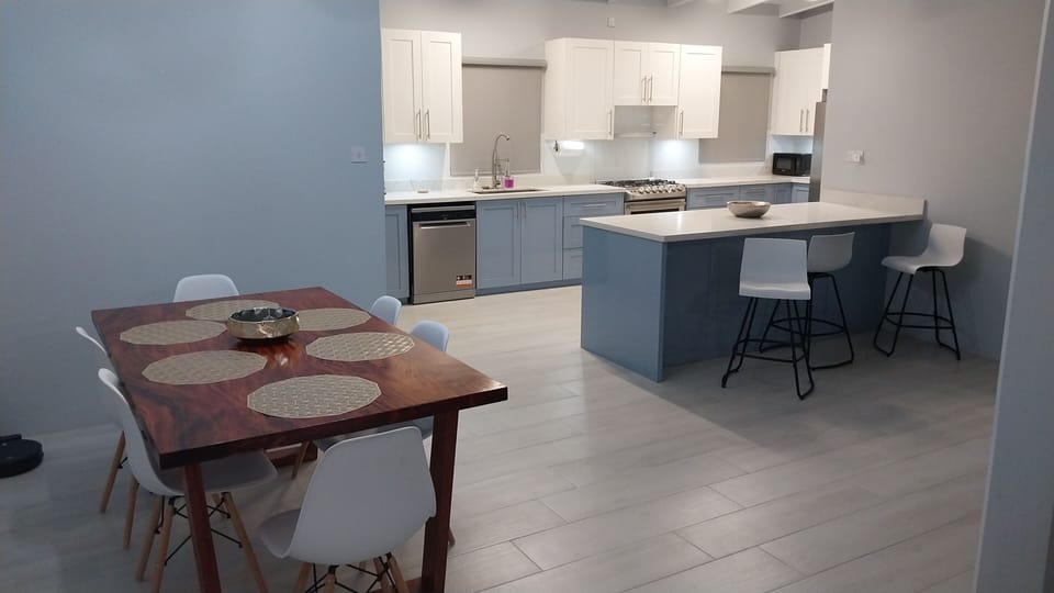 Dining Area & Kitchen