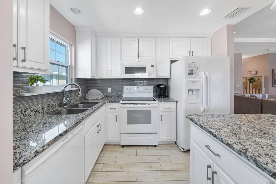 Lakeside Dream | Kitchen