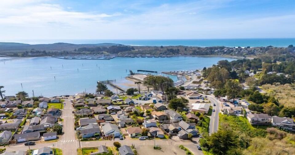 Windy Hideaway is just three streets away from the bay