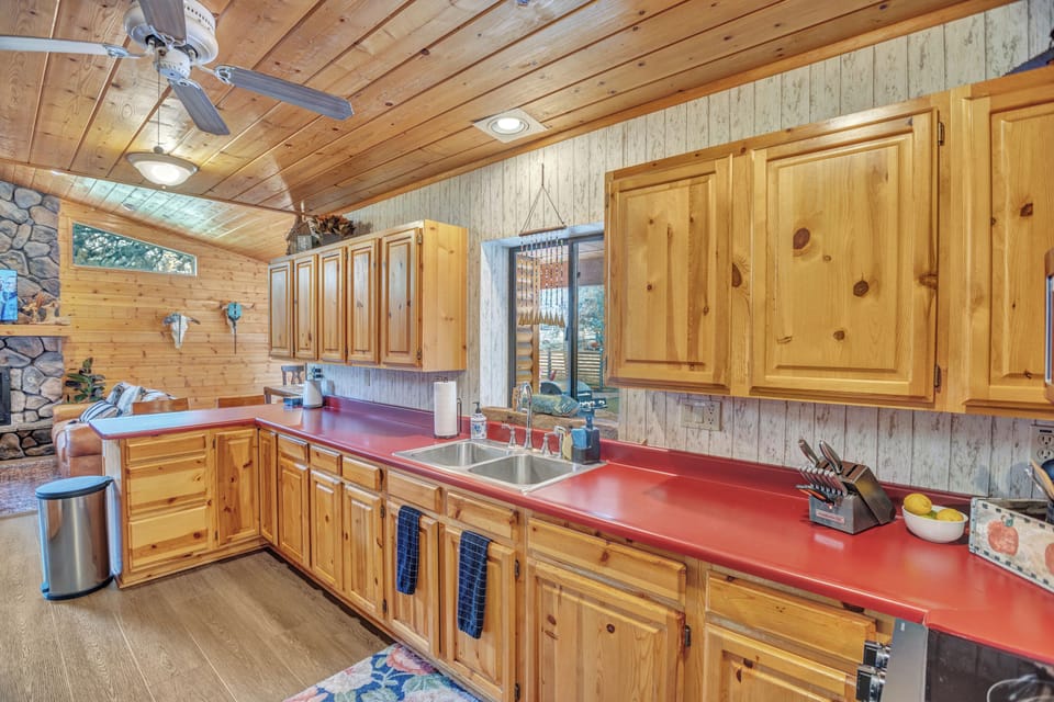 Spacious & fully stocked kitchen! 