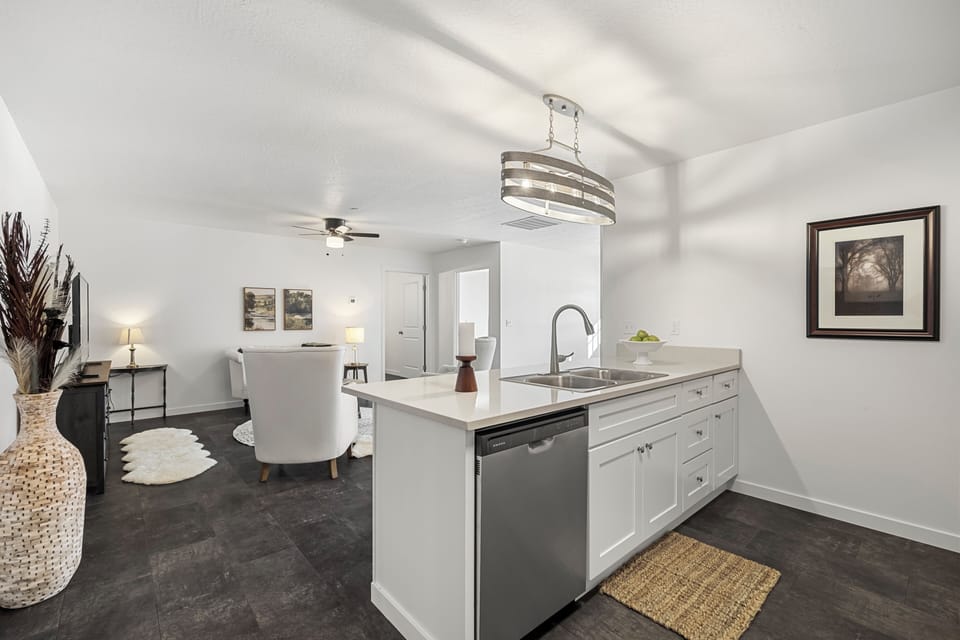 Large kitchen with everything you need to cook.