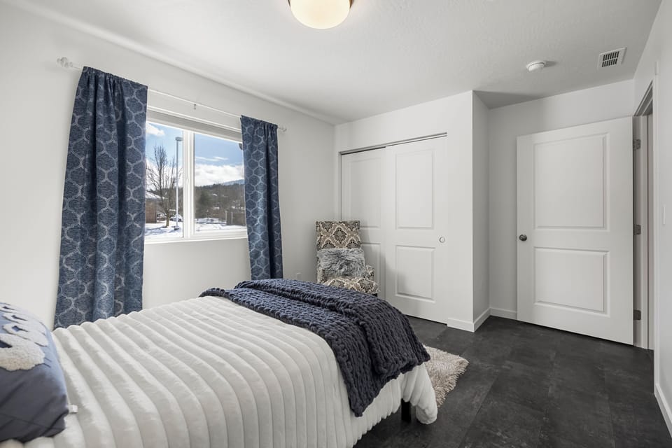 Beautiful twin bedroom.