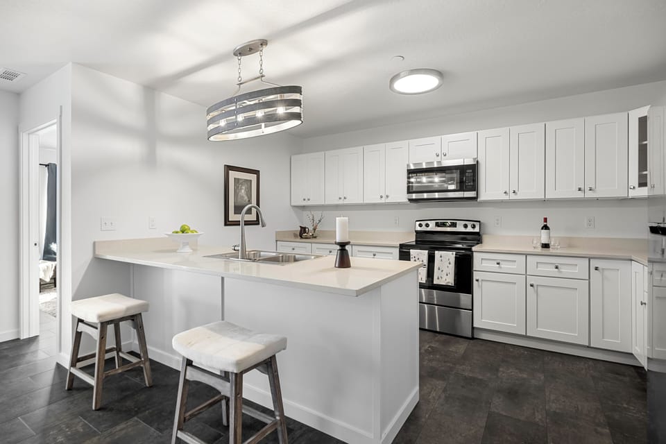 Large kitchen with everything you need to cook.