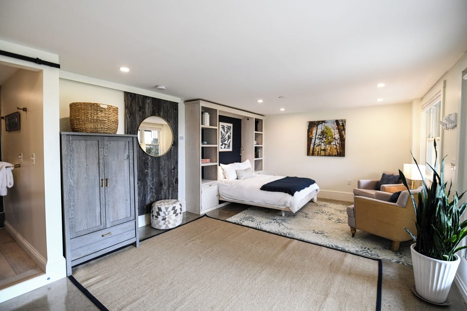 Simple, modern, and sufficient.