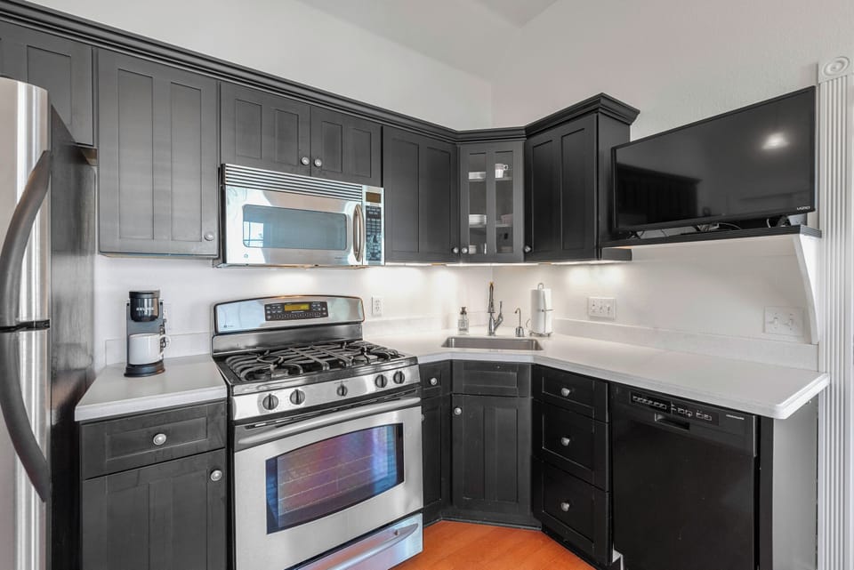 Well-appointed kitchen designed for simple meals & easy prep.