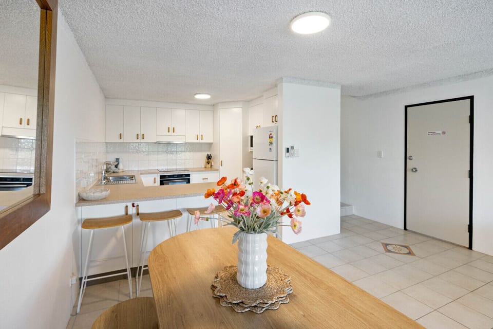 Open plan kitchen, dining and lounge room