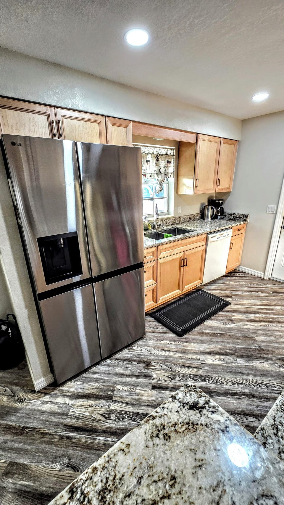 Full kitchen 