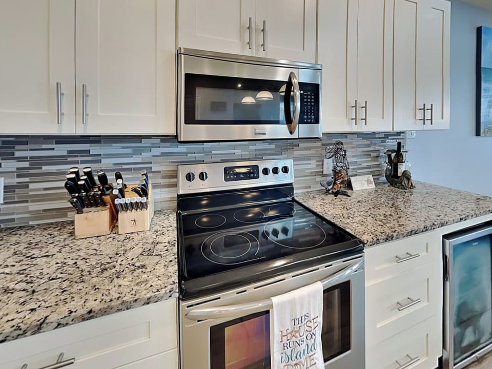 Full Size Kitchen