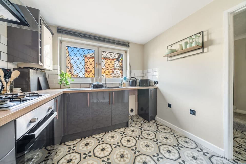 Alternate kitchen view