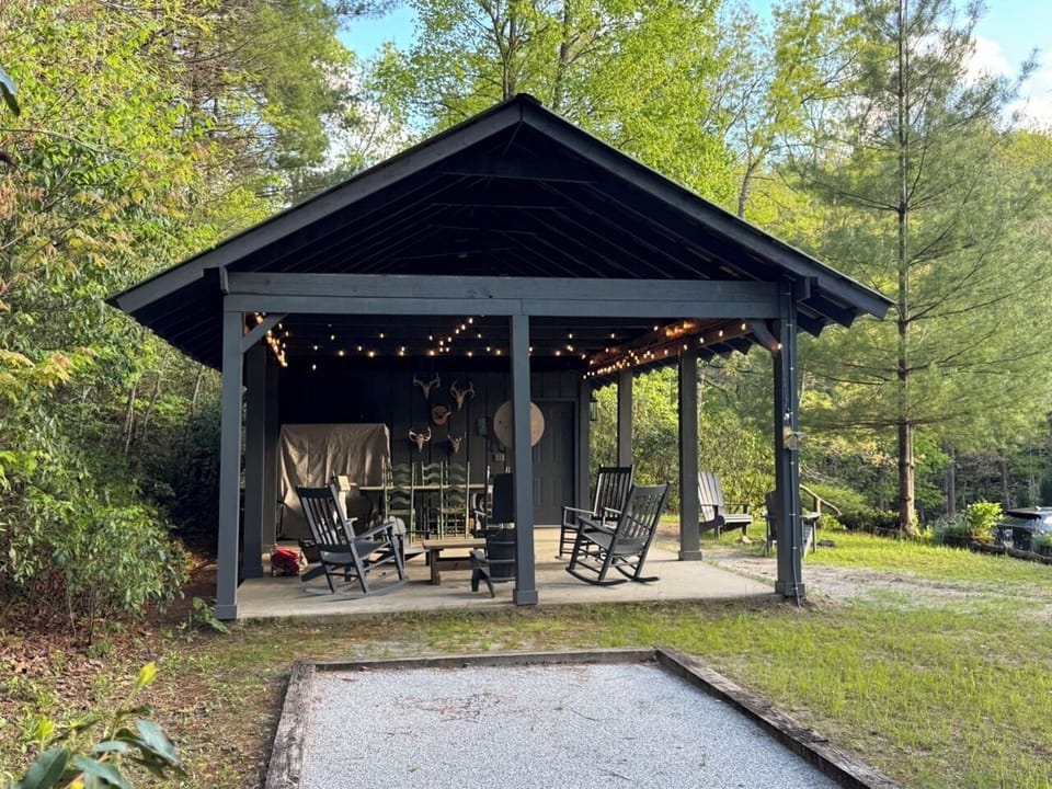 Sassy Goose Pavilion