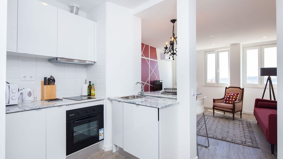 The kitchenette has everything you need for your home-cooked meals. #homecooking #portugal #pt #lisbon
