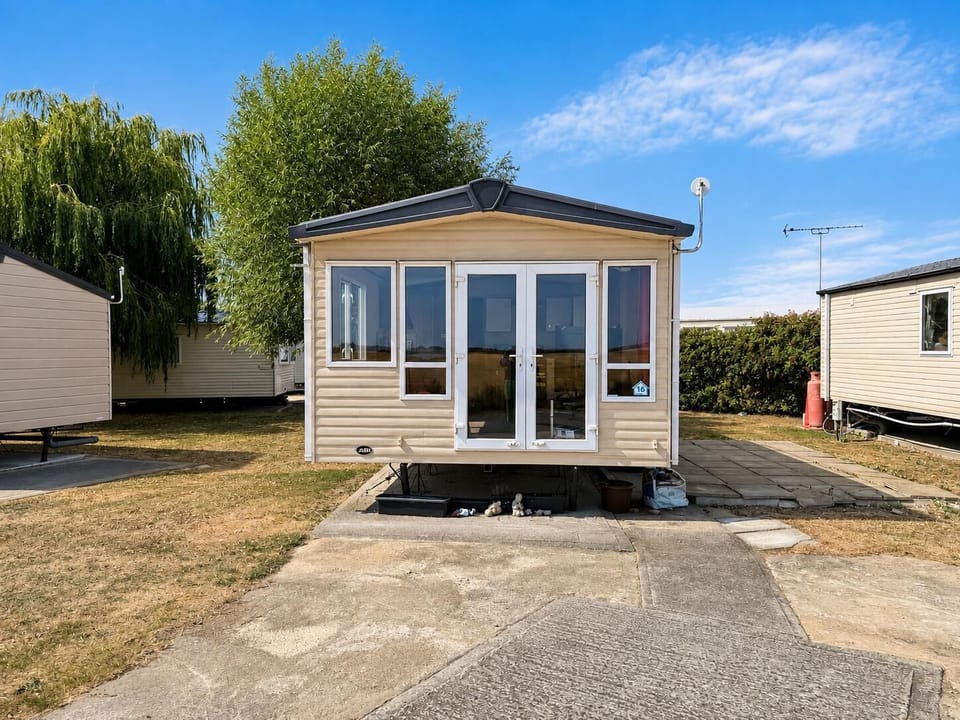 You and your four-legged friend will love exploring the scenic surroundings in Essex.