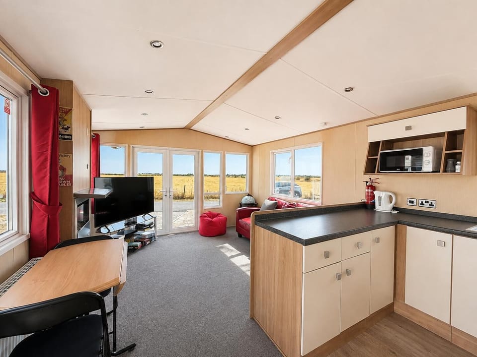 Include every member of your family for your seaside adventures with this dog-friendly property.