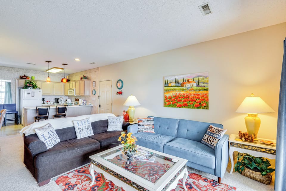 Living Room | Central A/C | Free WiFi | Full Sleeper Sofa