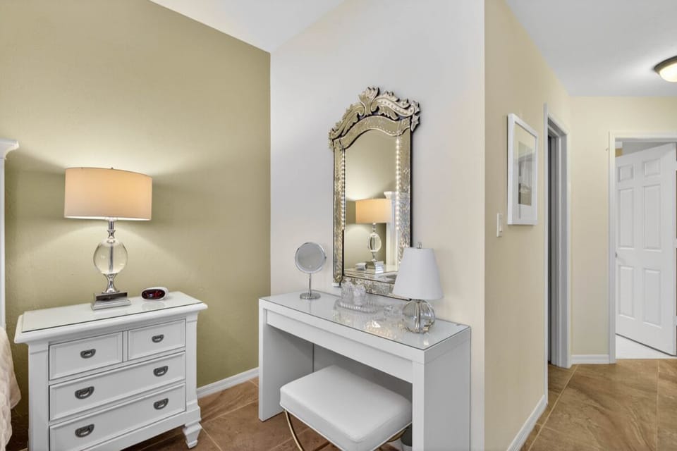 master makeup table area