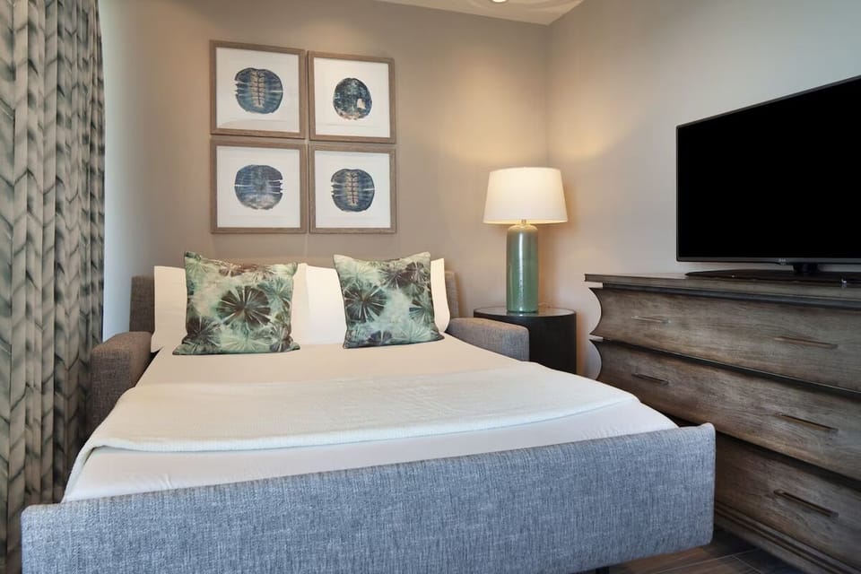 Unit with King size bed