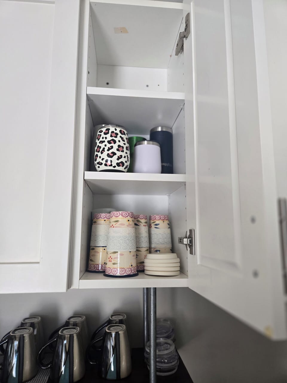 Mugs and tumblers