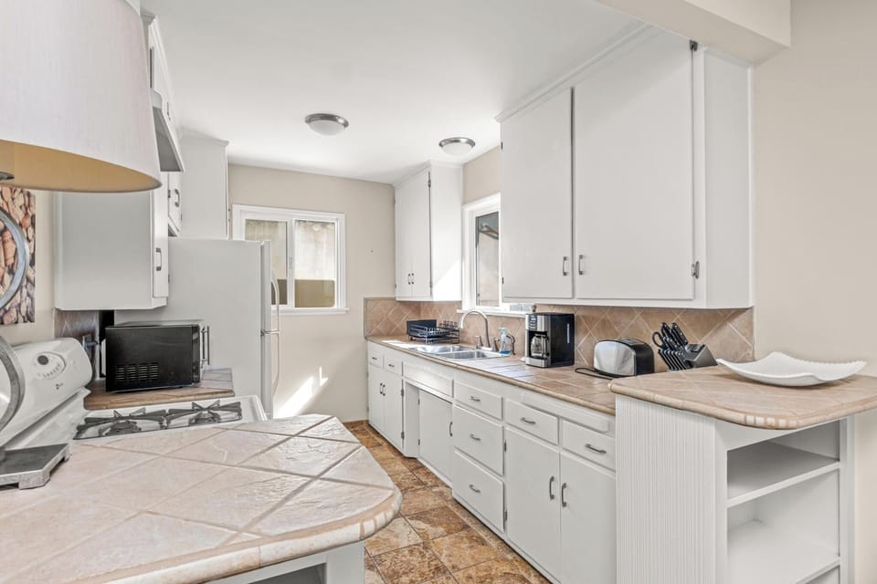 Kitchen | Calming Neutral Tones