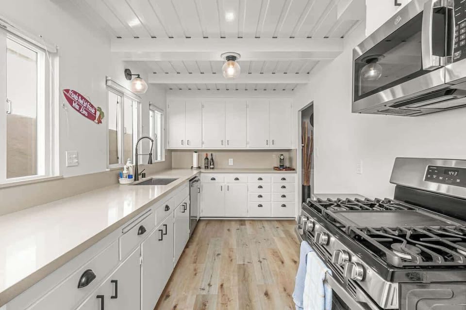Bright Kitchen | With Cooking Basics