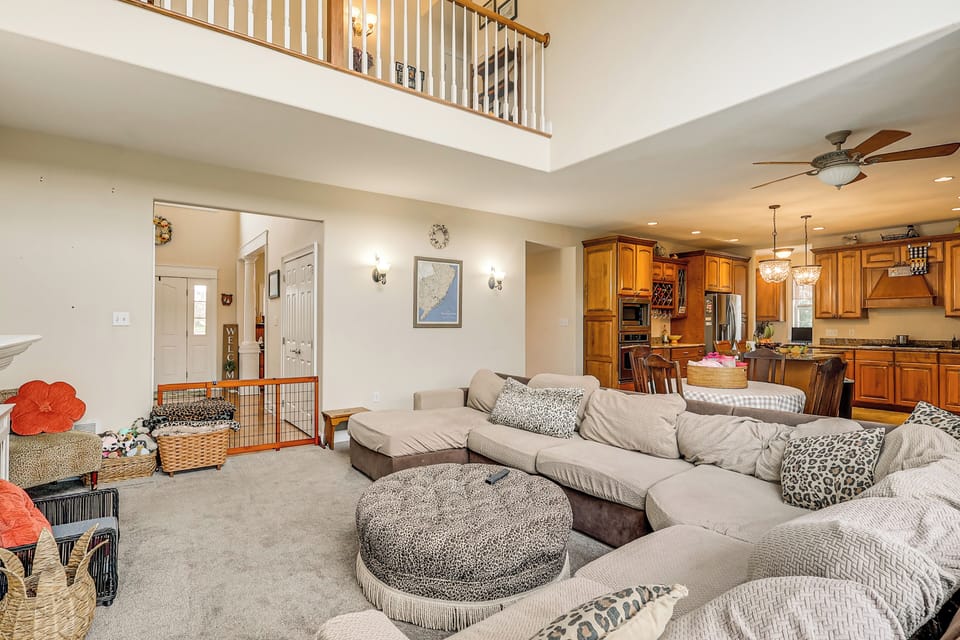 Living Room | 1st Floor | Smart TV | Fireplace