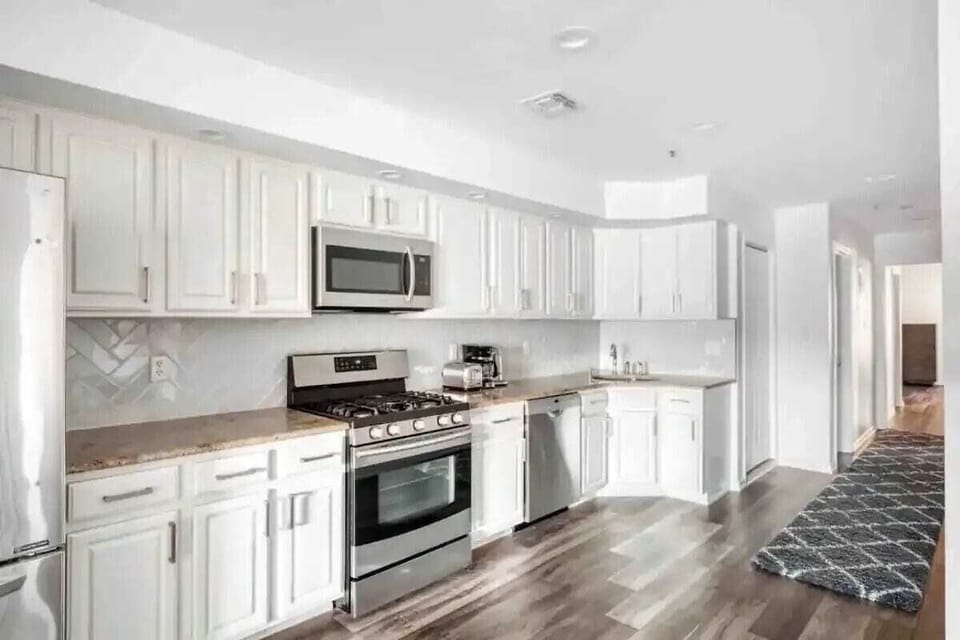 full kitchen