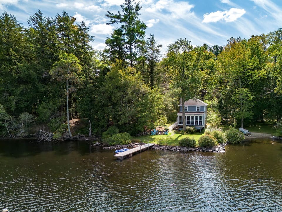 Welcome to your Waterfront Cottage Retreat on Shaw Pond.