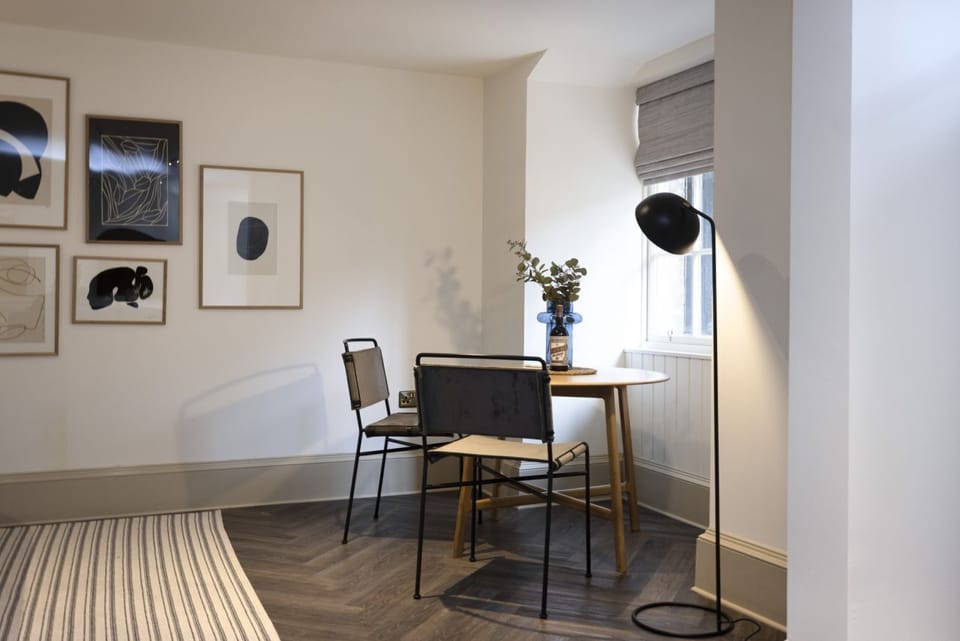 Studio with bed and kitchen