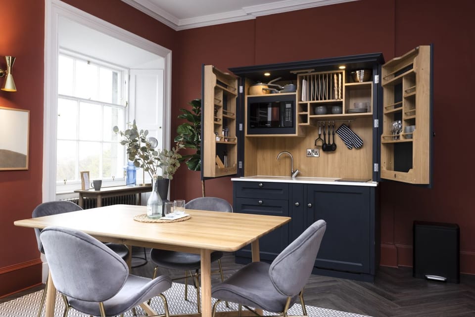Studio with bed and kitchen