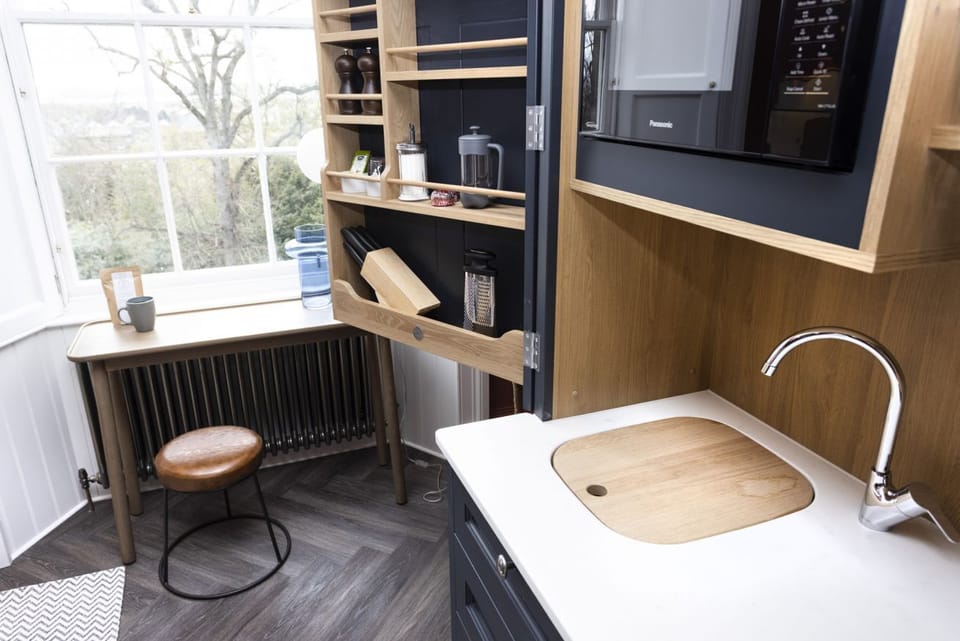 Studio with bed and kitchen