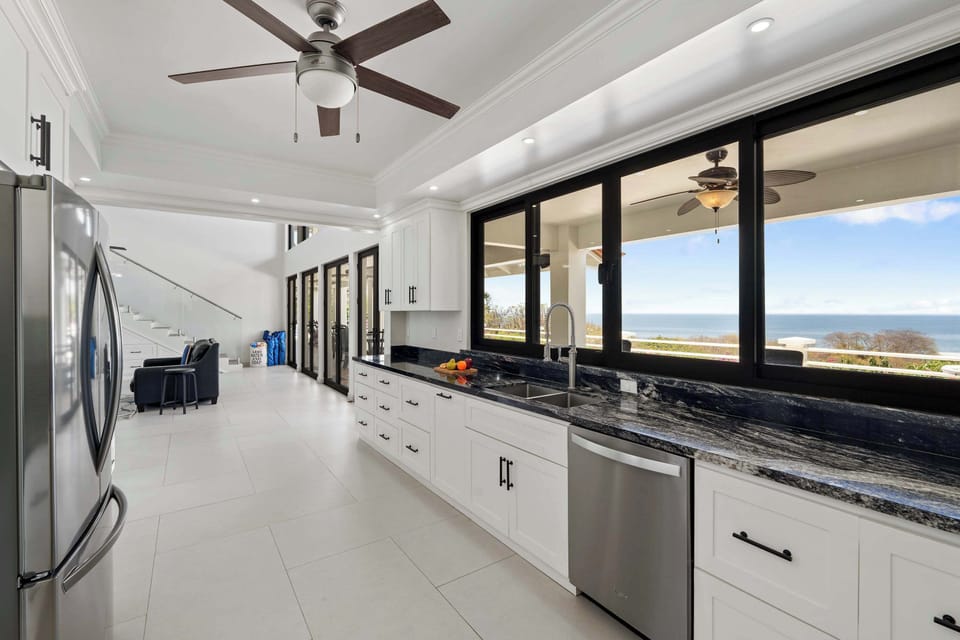 Savor culinary moments with inspiring ocean views.


